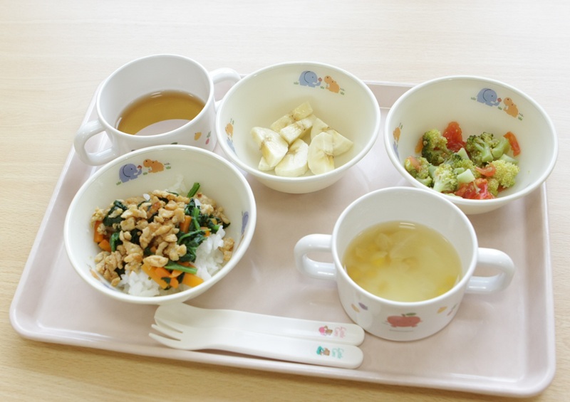 保育園の給食調理補助スタッフ【クレアナーサリー宮前平（認可園）/宮前平駅　徒歩5分】